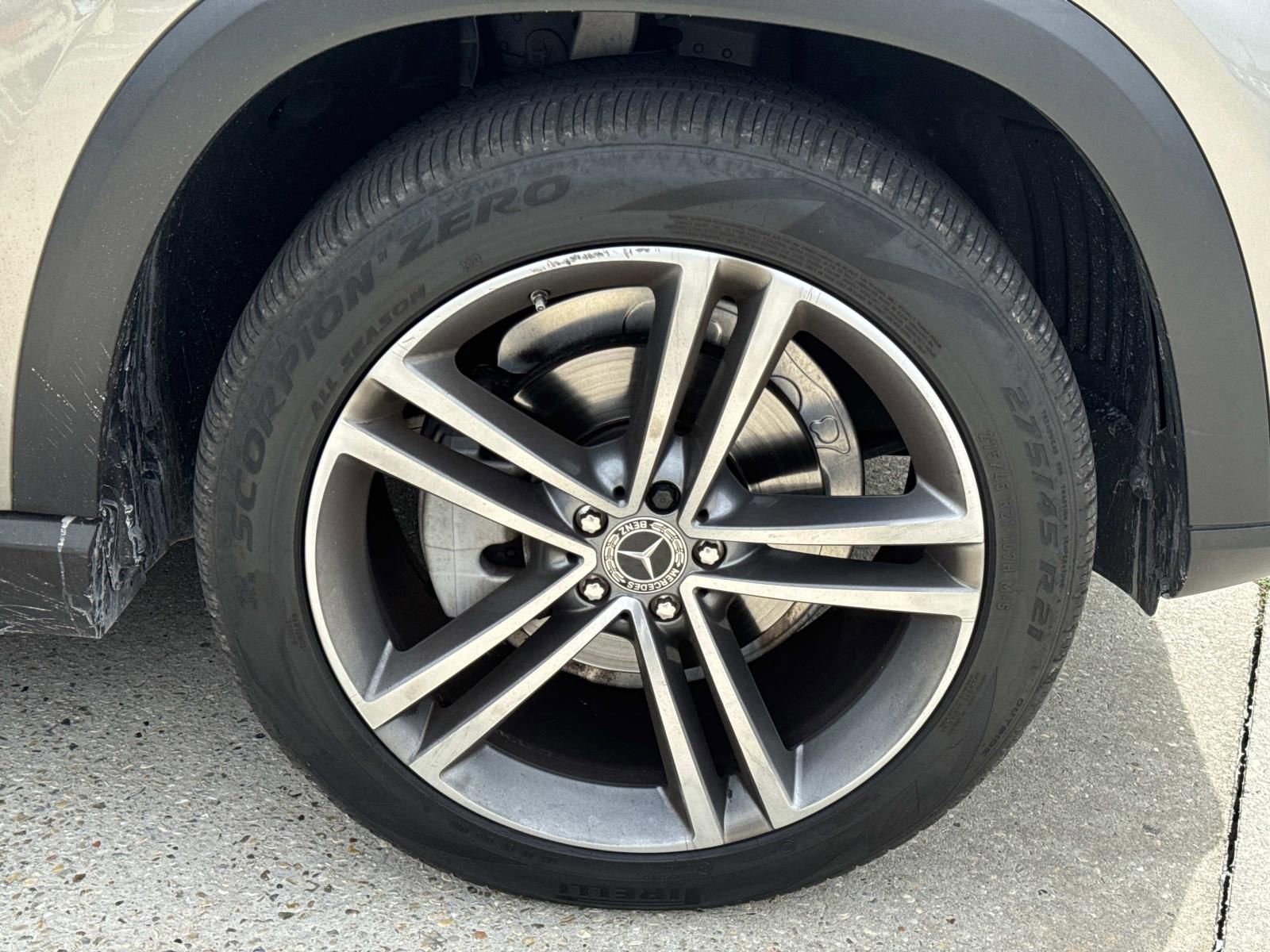 Used 2021 Mercedes-Benz GLE 350 4MATIC image 4