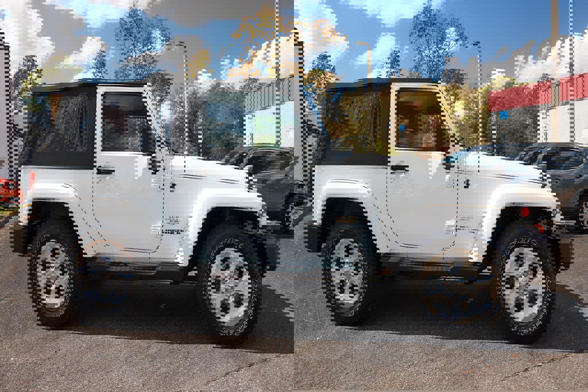 Used 2015 Jeep Wrangler Sahara w/ Connectivity Group image 18