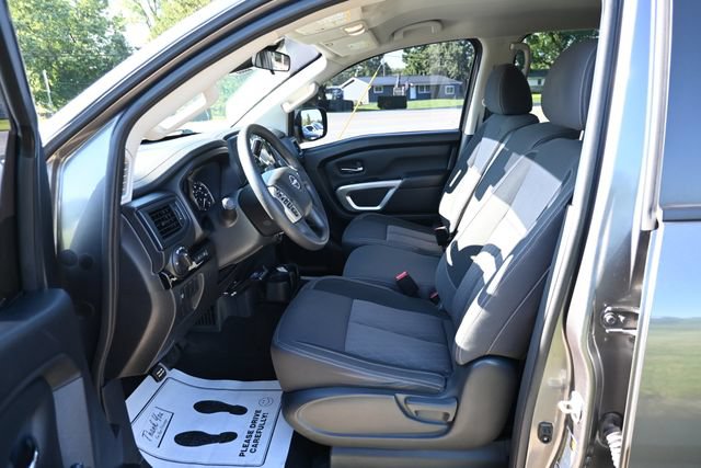 Used 2024 Nissan Titan SV AWD/4WD image 26
