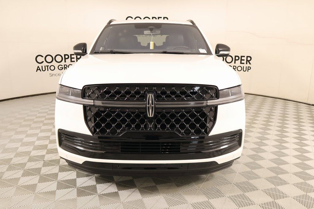 New 2025 Lincoln Navigator Reserve w/ Jet Appearance Package image 9