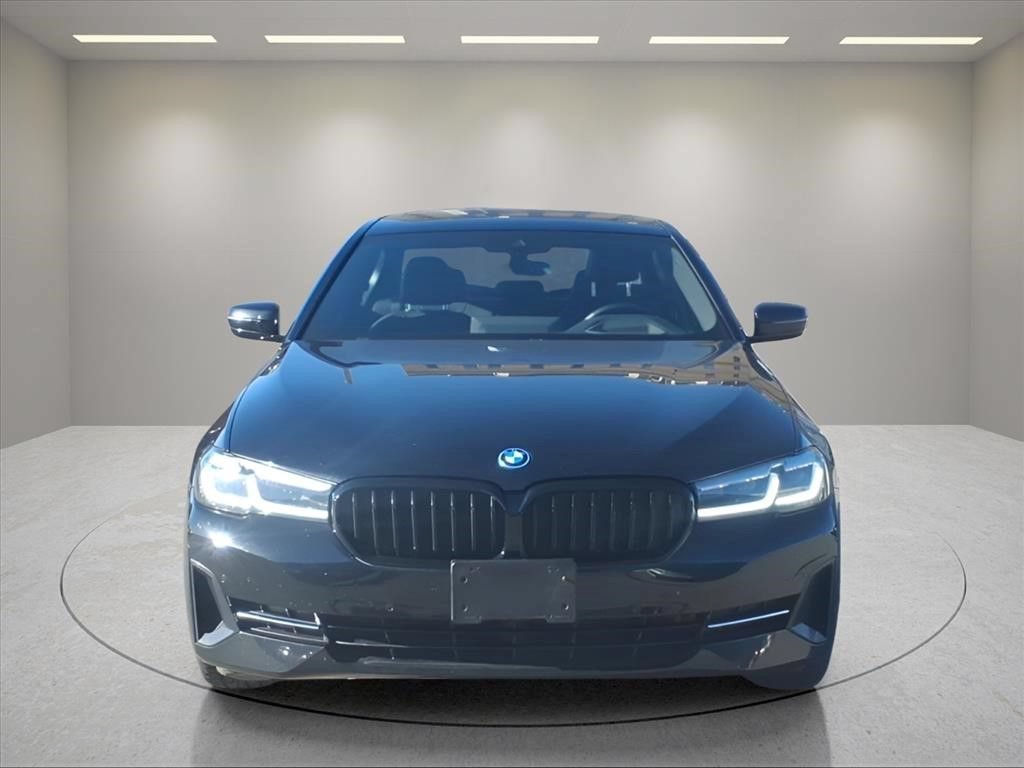 Used 2023 BMW 530e xDrive AWD/4WD image 2
