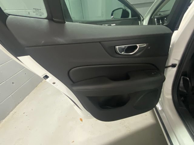 Used 2025 Volvo S60 B5 Core AWD/4WD image 8