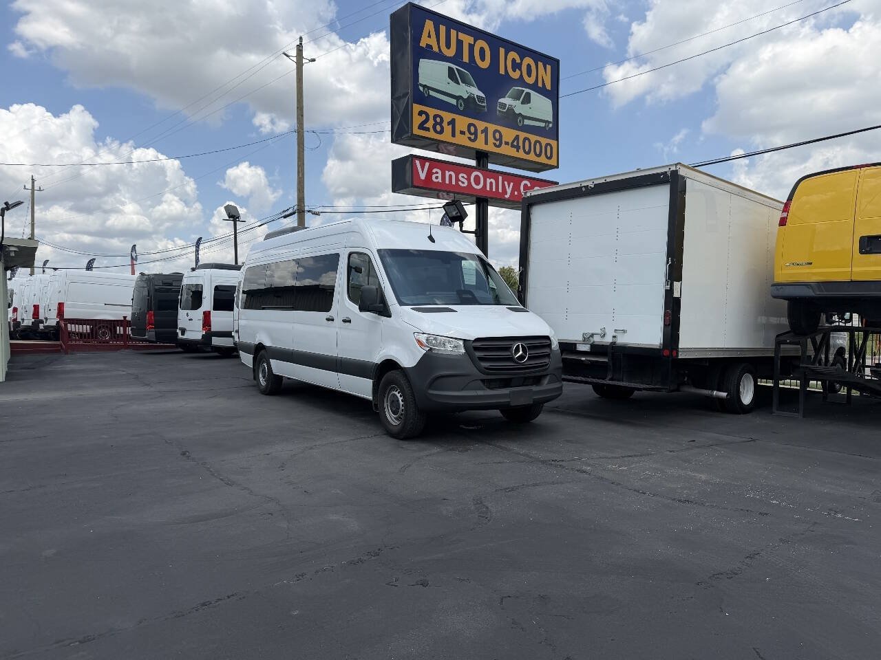 Used 2025 Mercedes-Benz Sprinter 2500 image 26