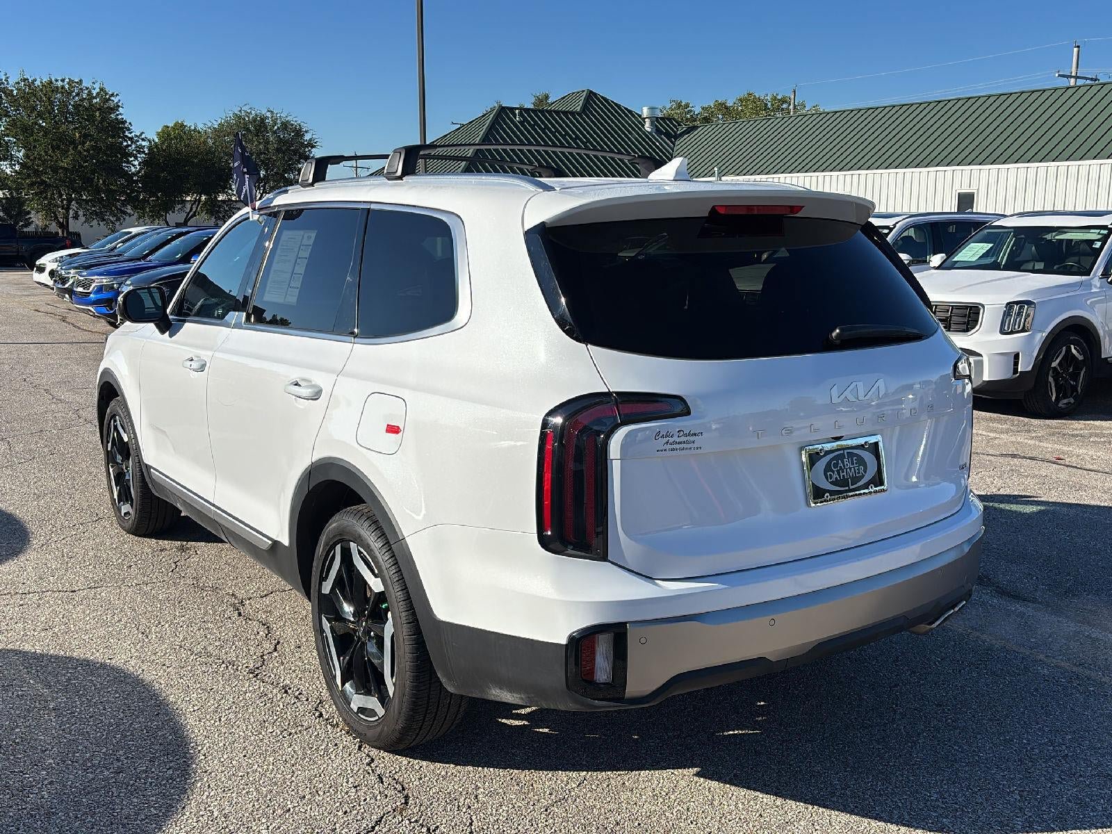 Certified 2025 Kia Telluride EX w/ EX Captain's Chair Package AWD/4WD image 4