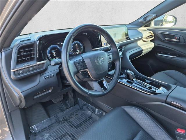 Certified 2025 Toyota Crown AWD/4WD image 10