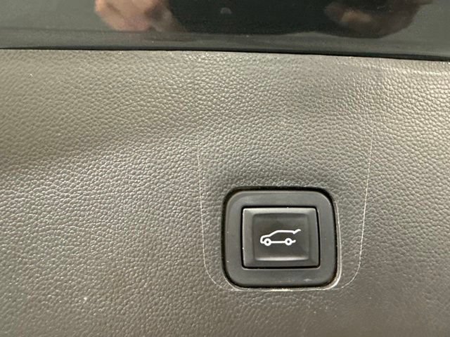 Used 2019 Chevrolet Traverse LT FWD image 12