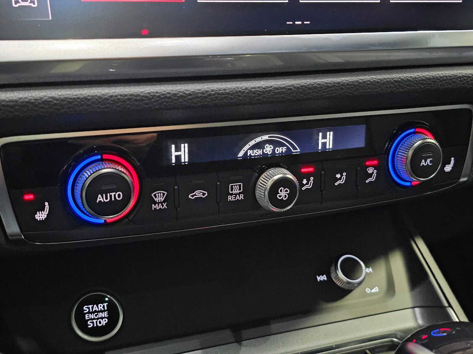 Used 2024 Audi Q3 2.0T Premium Plus image 31