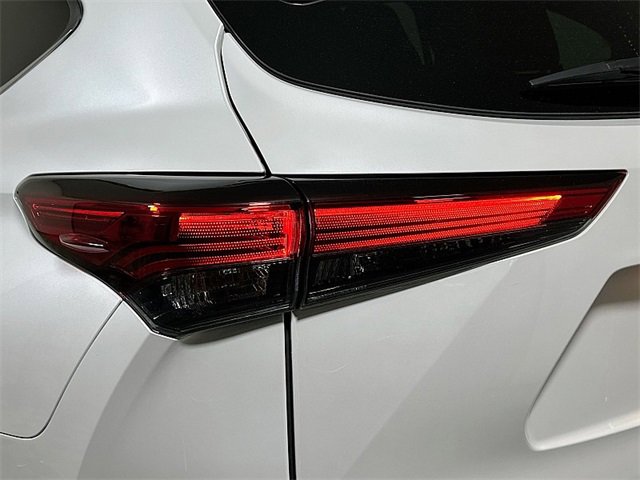 Used 2023 Toyota Highlander LE image 33