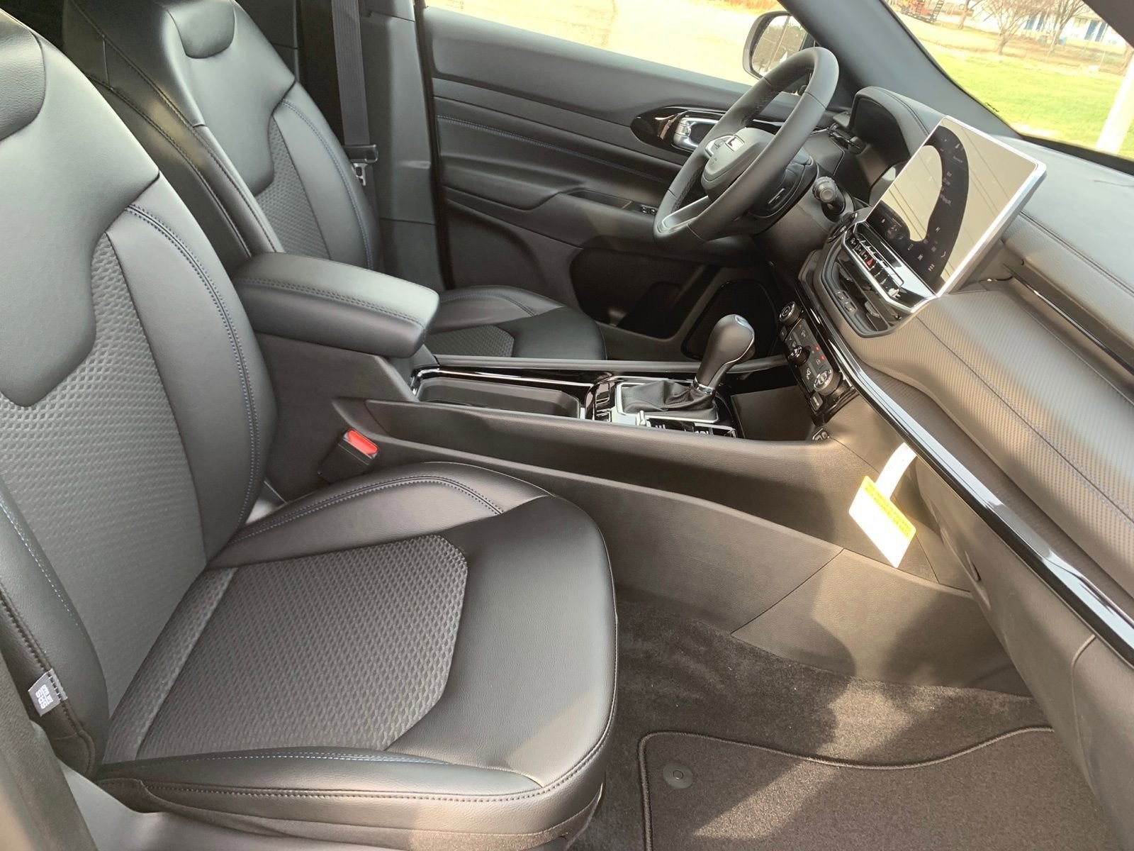New 2026 Jeep Compass Latitude AWD/4WD image 30