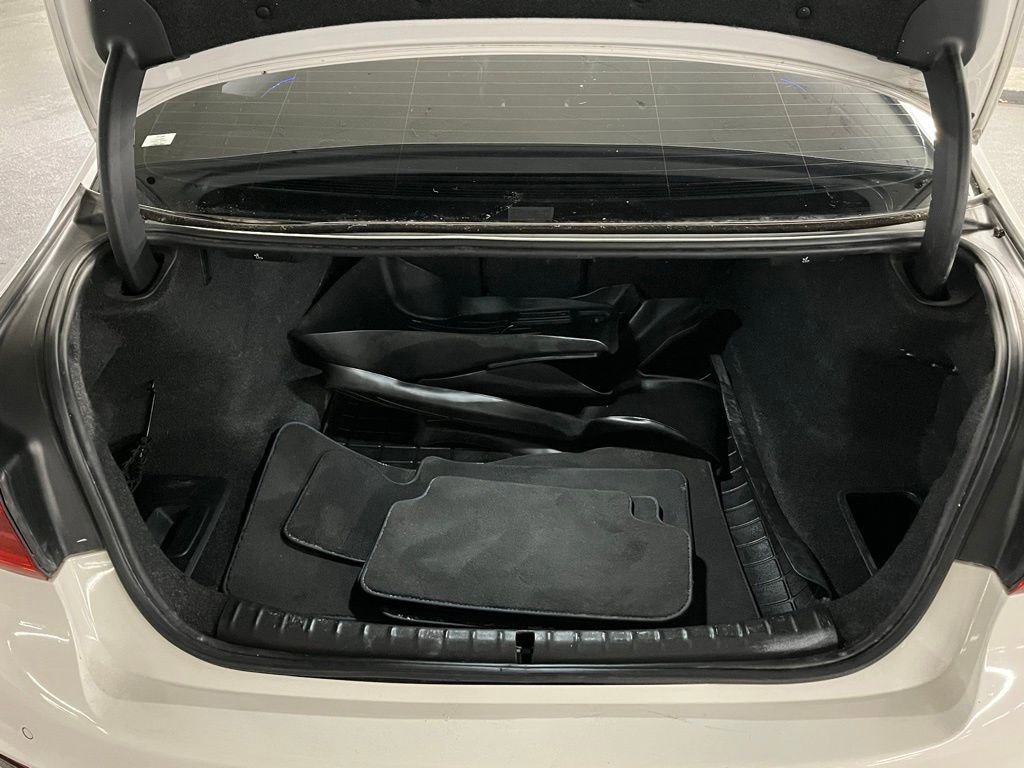 Used 2018 BMW 530i xDrive AWD/4WD image 38