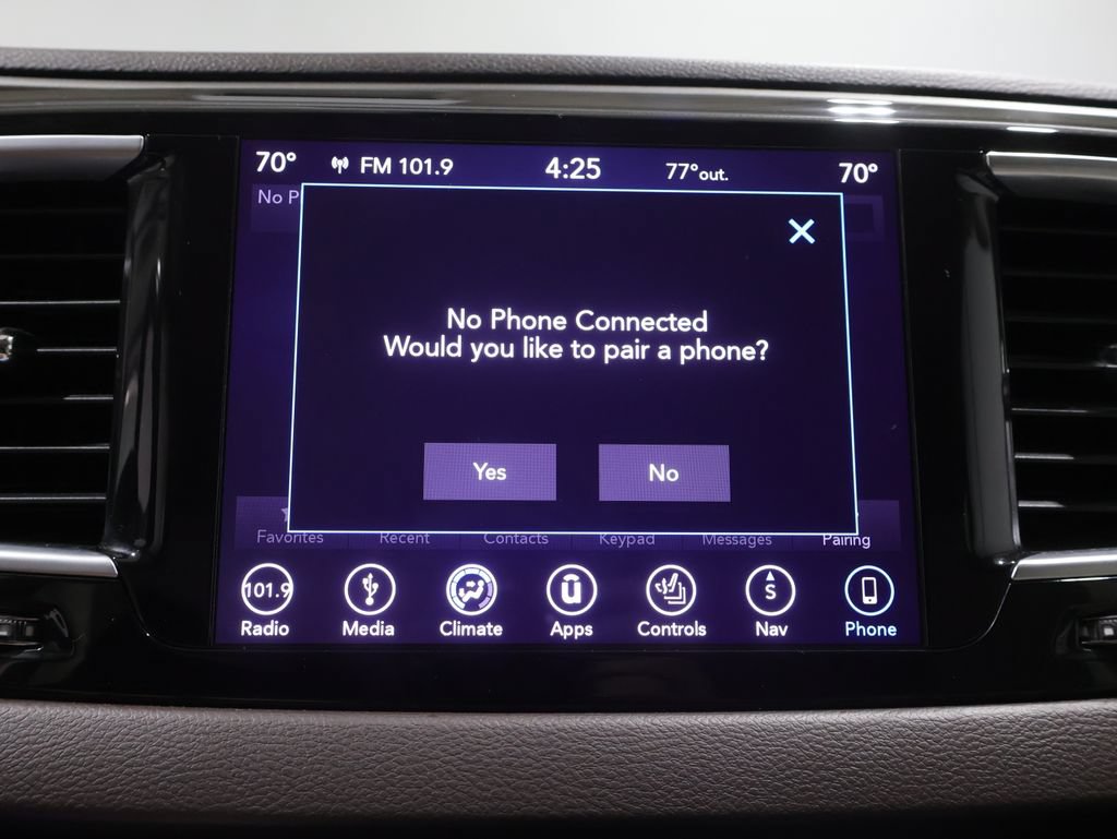 Used 2018 Chrysler Pacifica Touring-L Plus FWD image 39