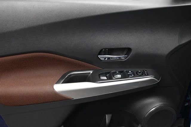 Used 2018 Nissan Kicks SR FWD image 7
