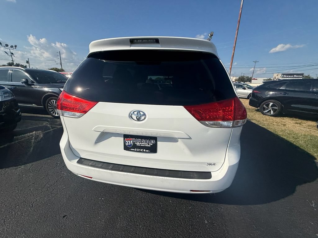 Used 2014 Toyota Sienna XLE FWD image 4