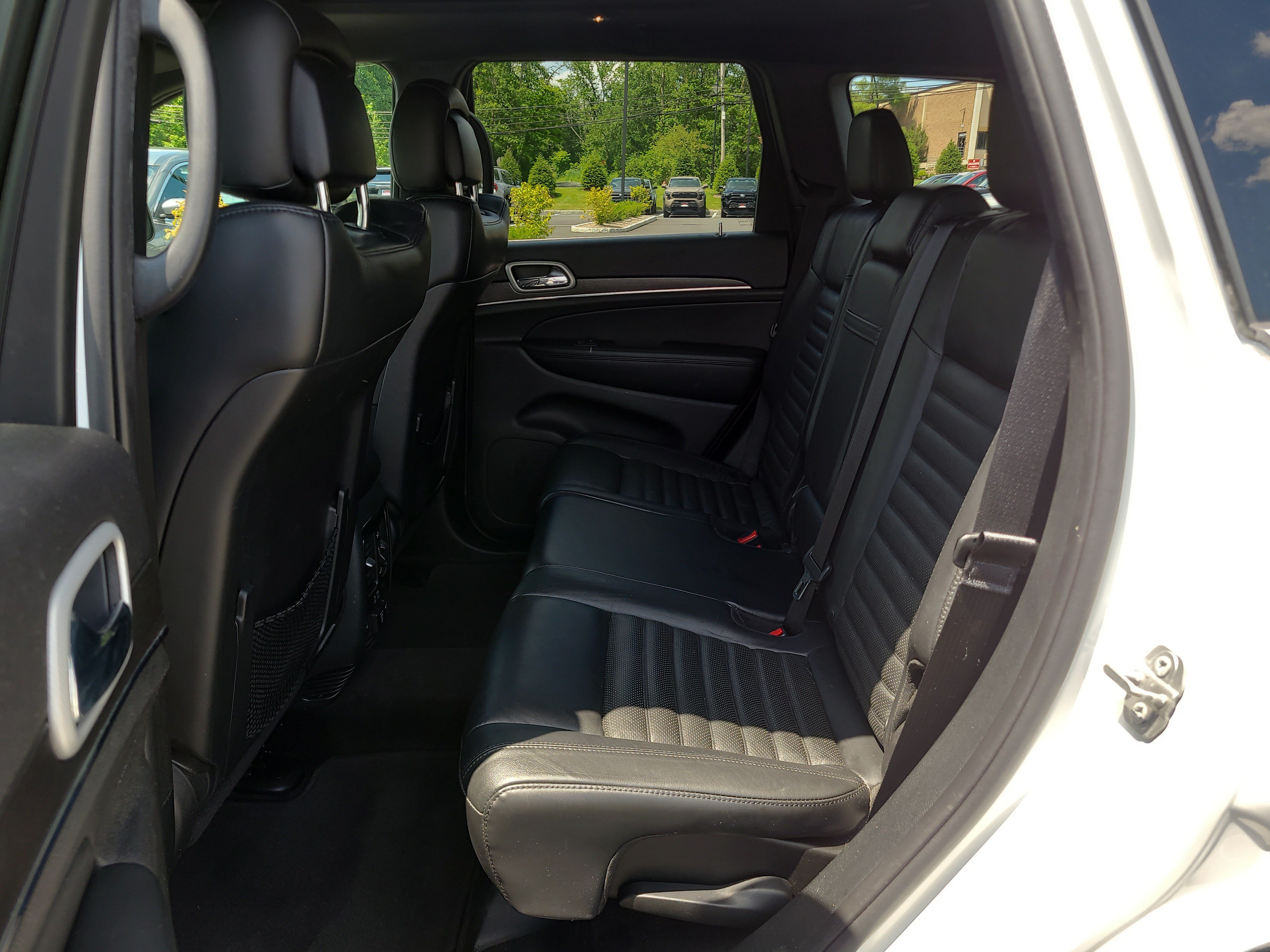 Used 2018 Jeep Grand Cherokee Limited AWD/4WD image 28