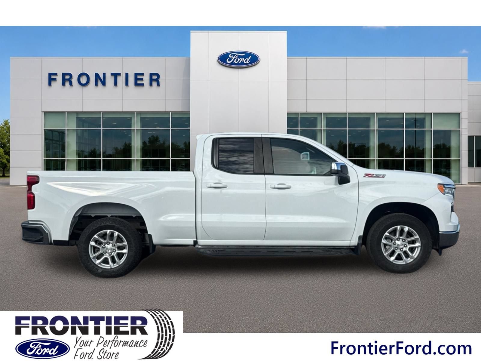 Used 2023 Chevrolet Silverado 1500 LT w/ Z71 Off-Road Package AWD/4WD image 4
