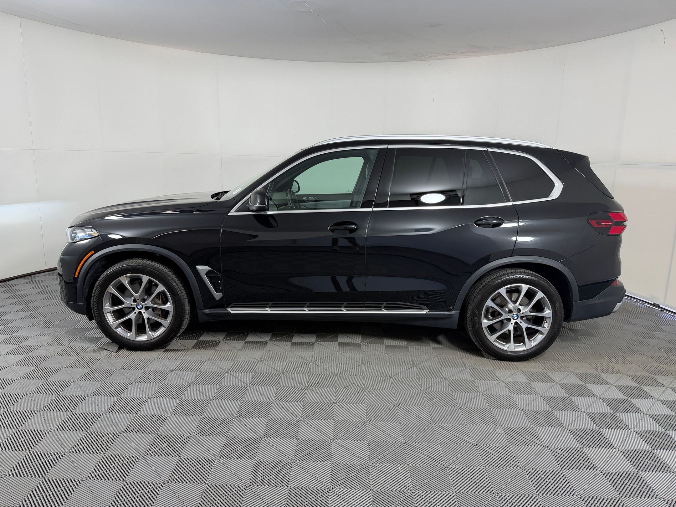Used 2026 BMW X5 sDrive40i RWD image 2
