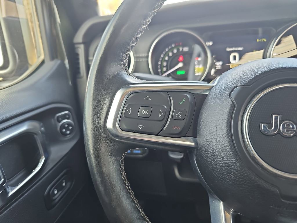 Used 2023 Jeep Wrangler Unlimited Sahara w/ Cold Weather Group image 17