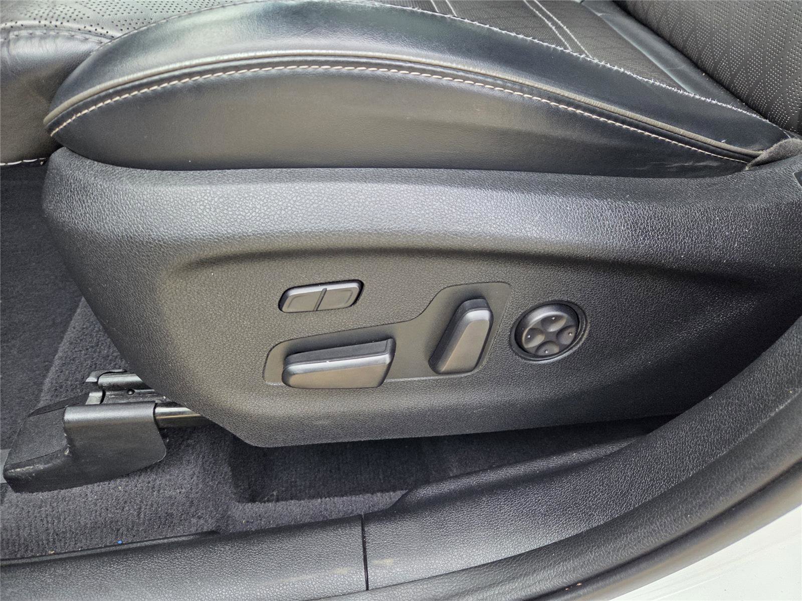 Used 2018 Kia Sorento SX image 13