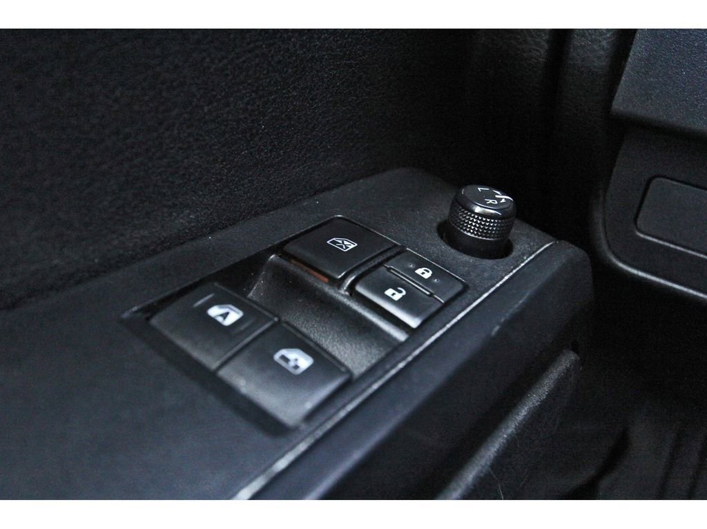 Used 2022 Toyota Tacoma SR AWD/4WD image 15