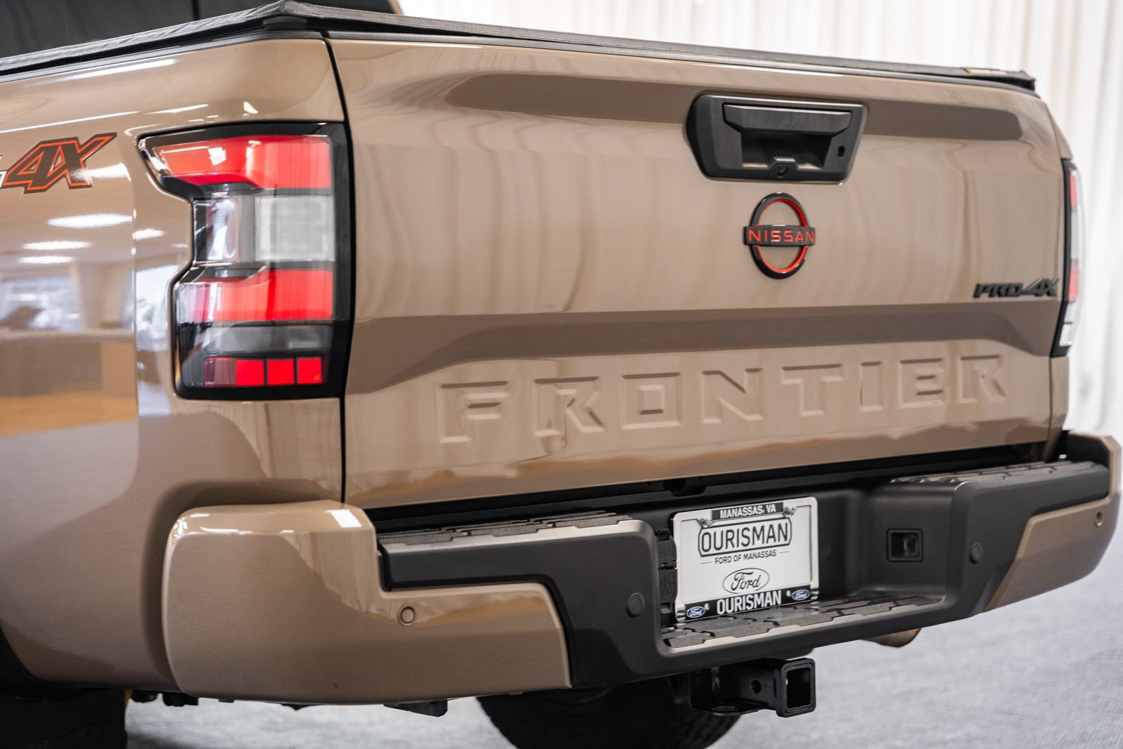 Used 2023 Nissan Frontier PRO-4X w/ Pro Convenience Package AWD/4WD image 6