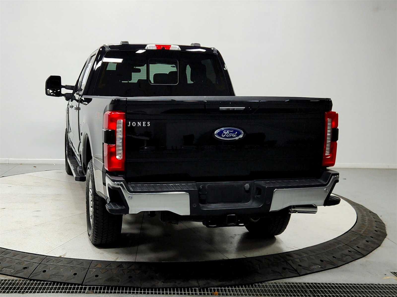 Used 2024 Ford F250 Lariat w/ Chrome Package image 6
