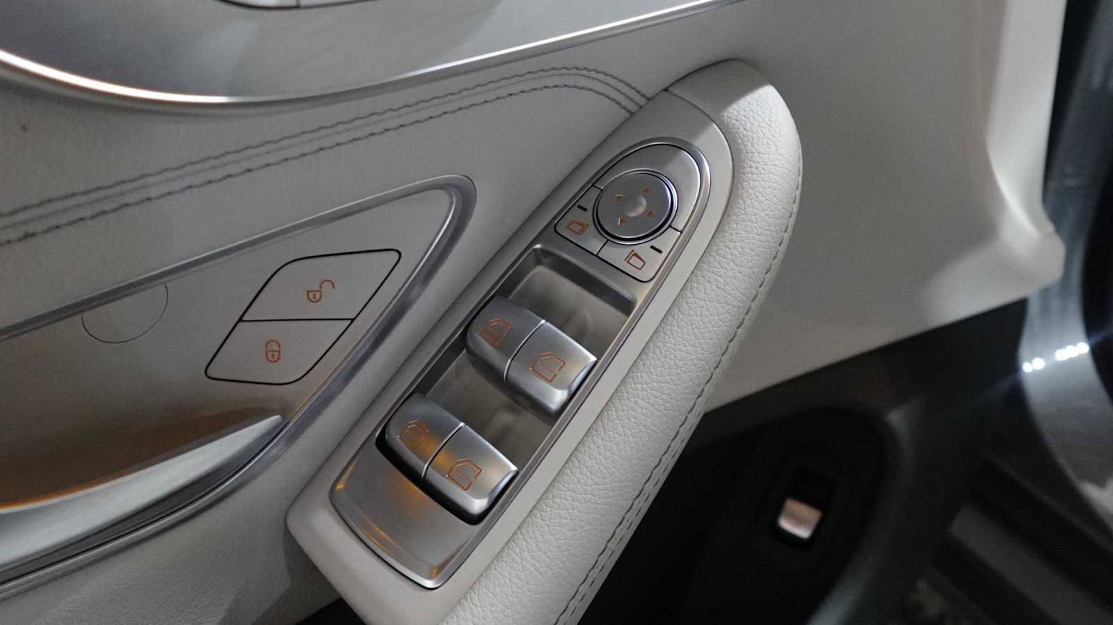 Used 2017 Mercedes-Benz C 300 Cabriolet image 38