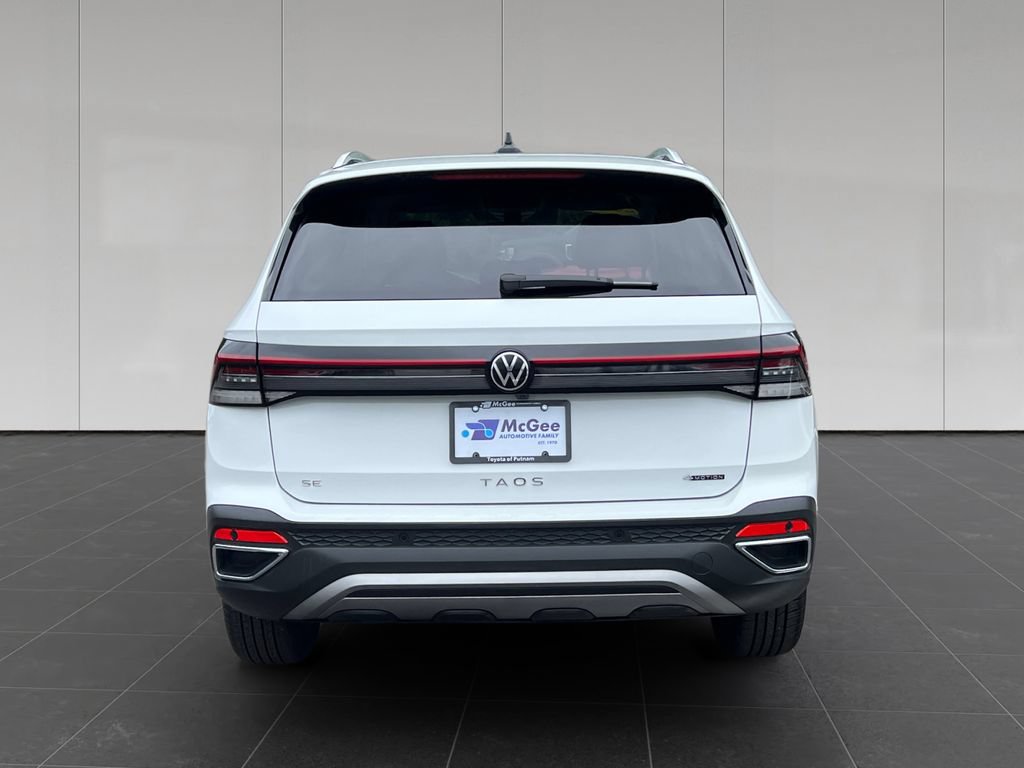 Used 2026 Volkswagen Taos SE AWD/4WD image 4