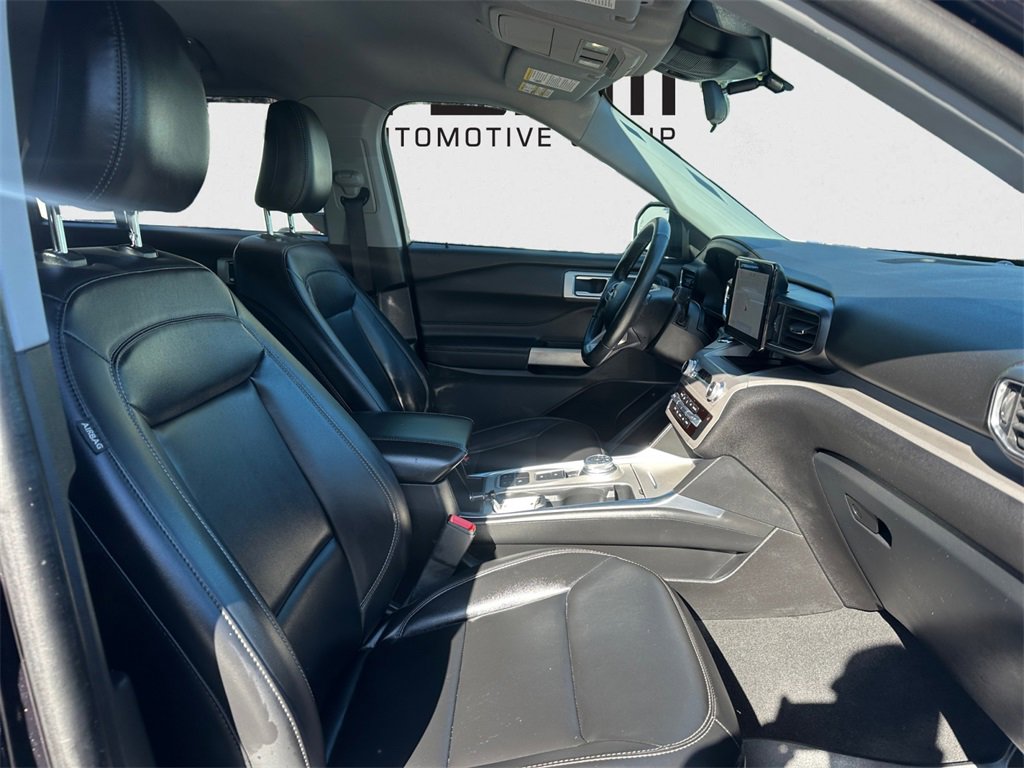 Used 2022 Ford Explorer XLT w/ Equipment Group 202A image 24
