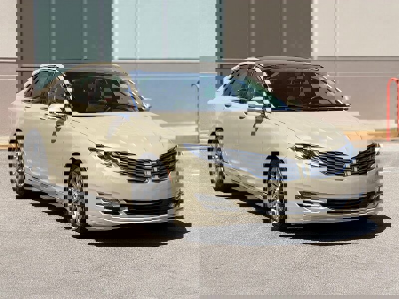 Used 2016 Lincoln MKZ Hybrid w/ Equipment Group 600A Reserve FWD image 5