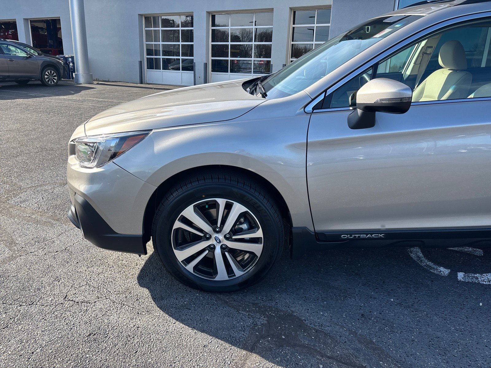 Used 2019 Subaru Outback 2.5i Limited w/ Popular Package #2 image 7