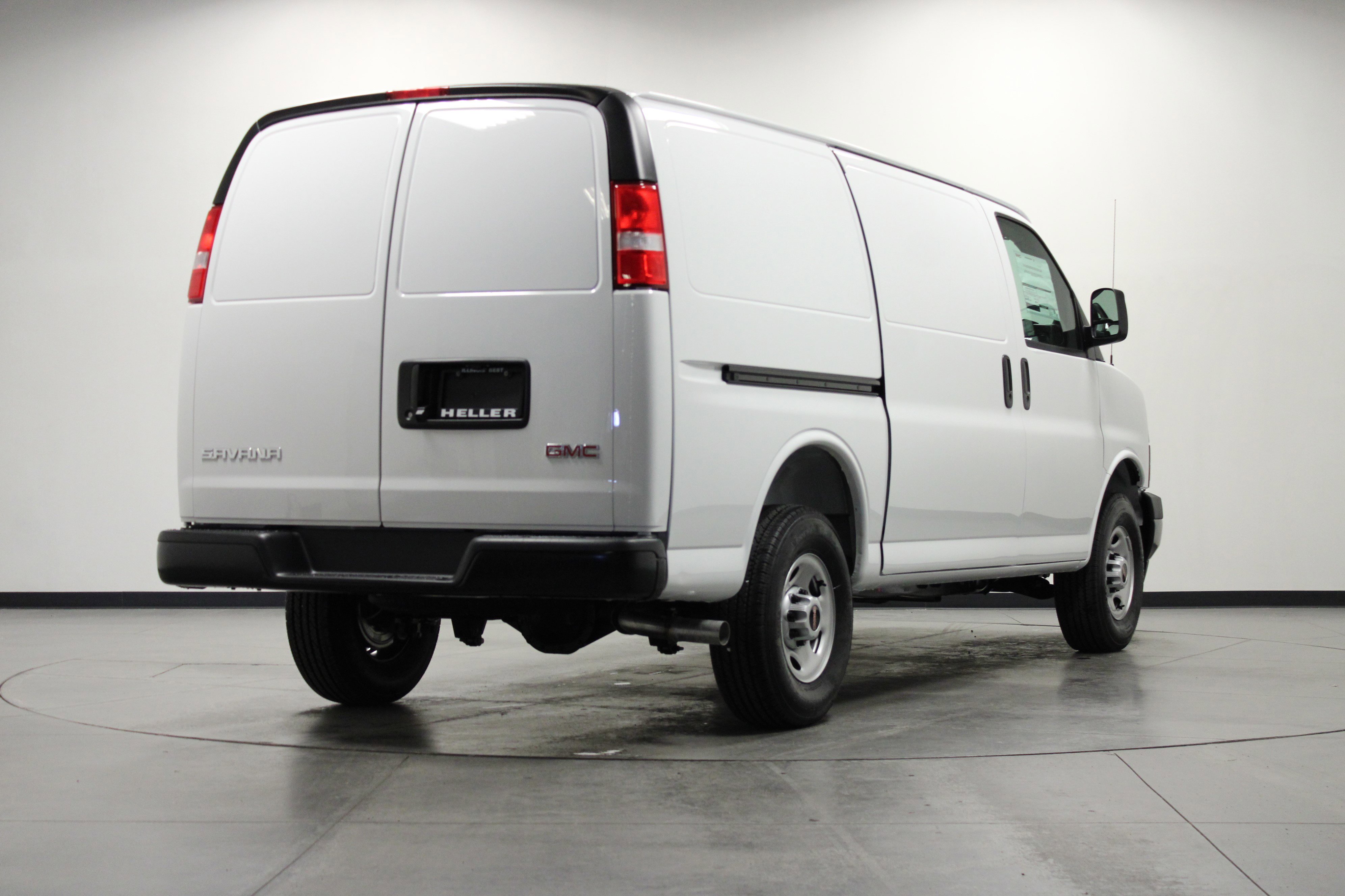 New 2026 GMC Savana 2500 RWD image 4