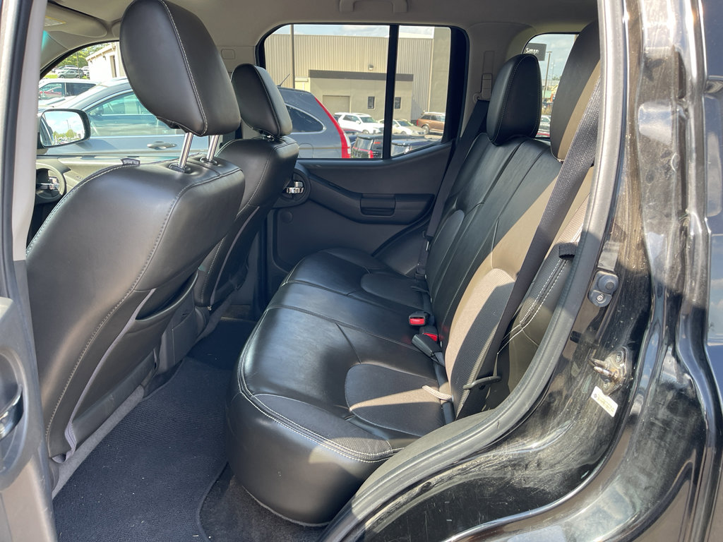 Used 2014 Nissan Xterra PRO-4X w/ Pro-4x Leather Package AWD/4WD image 9