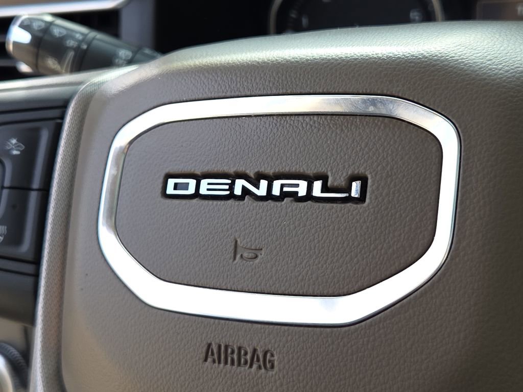 Used 2021 GMC Yukon XL Denali w/ Denali Premium Package RWD image 25