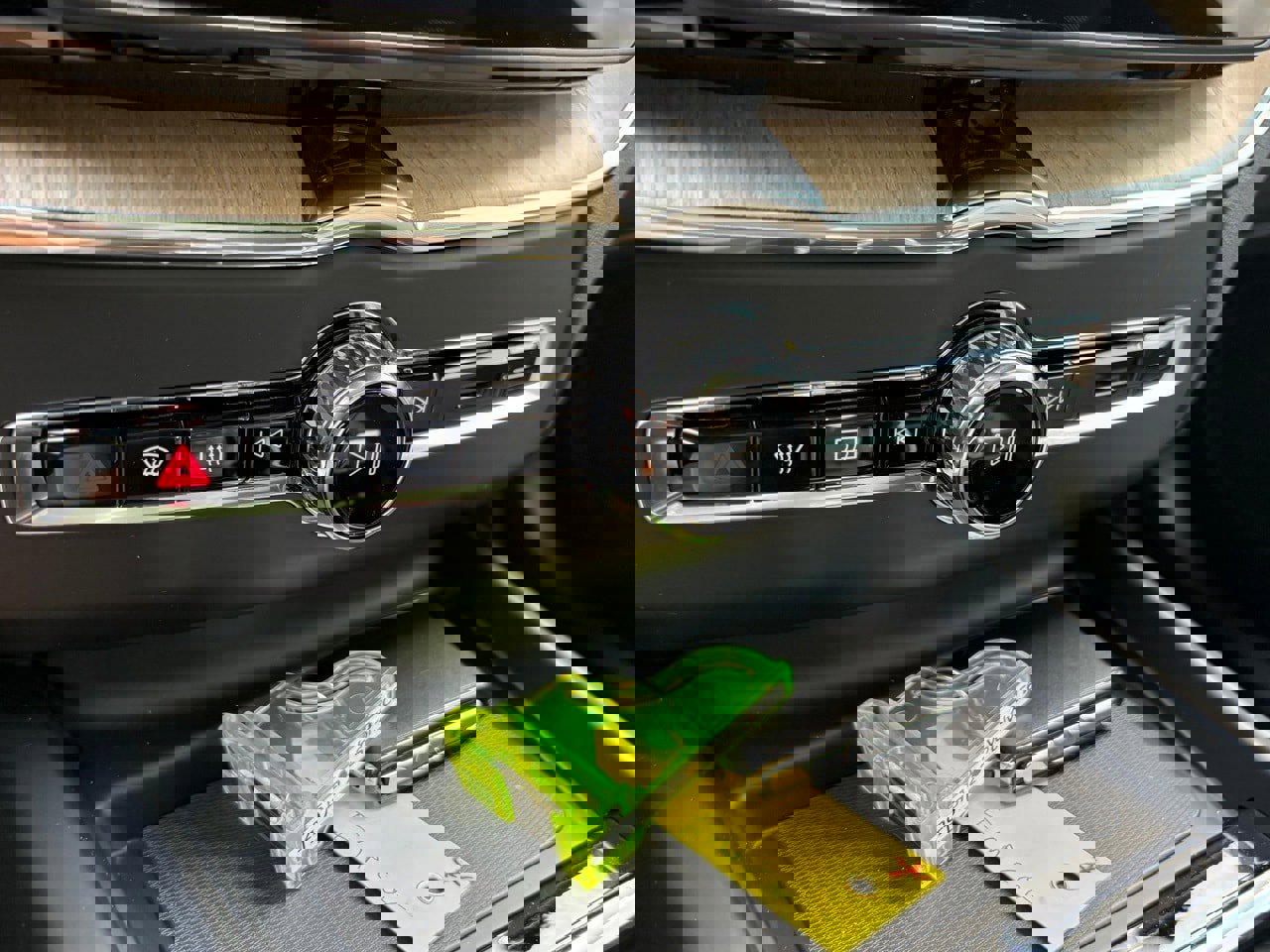 New 2026 Volvo XC60 B5 Plus w/ Protection Package Premier image 14