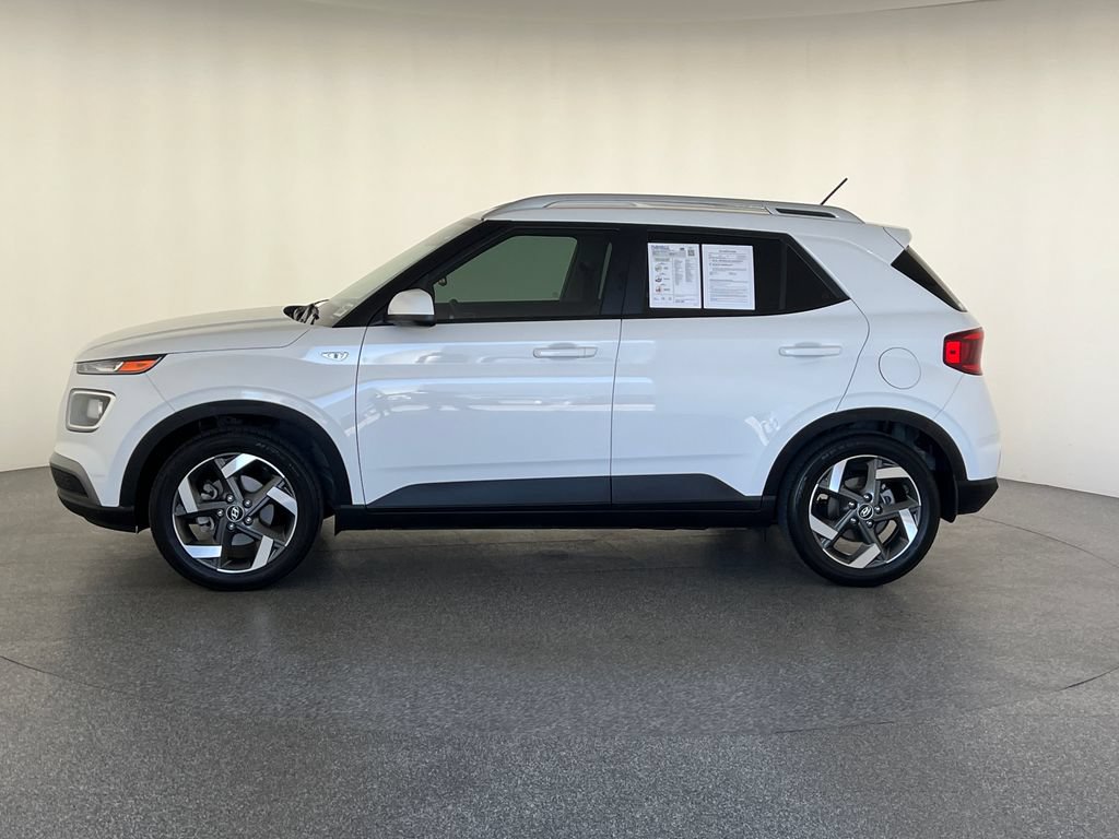 Used 2023 Hyundai Venue SEL FWD image 7