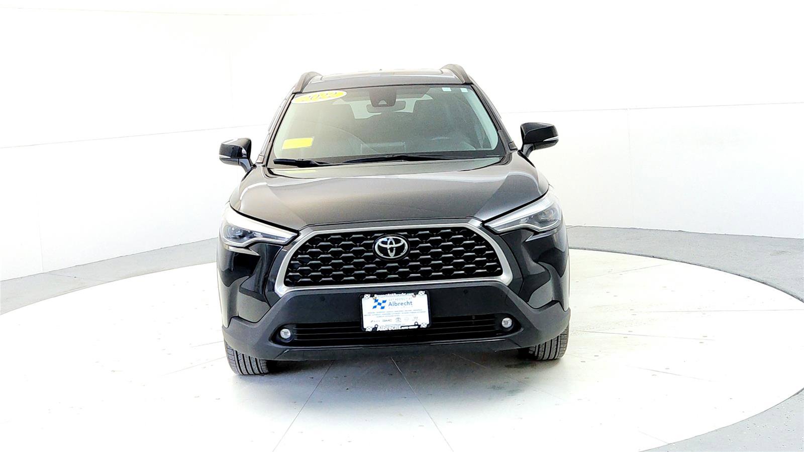 Used 2022 Toyota Corolla Cross XLE image 8