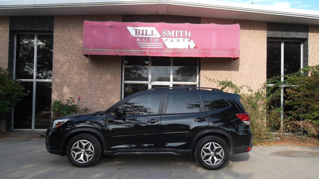 Used 2021 Subaru Forester Premium image 2
