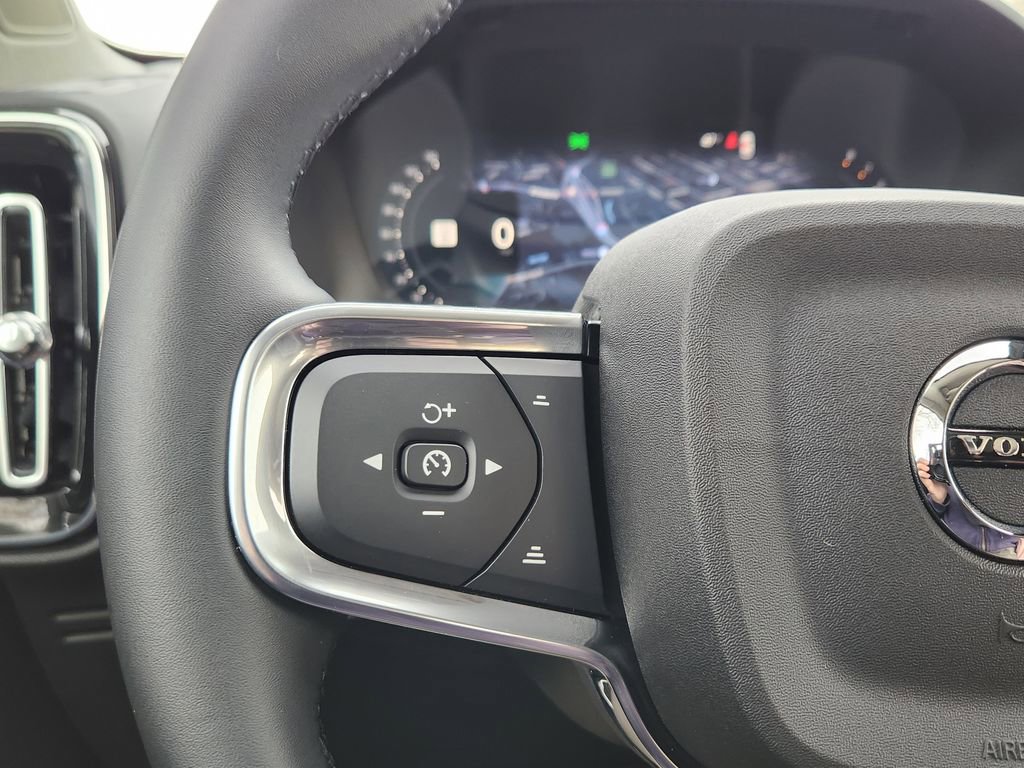 Used 2026 Volvo XC40 B5 Ultra w/ Protection Package Premier AWD/4WD image 9