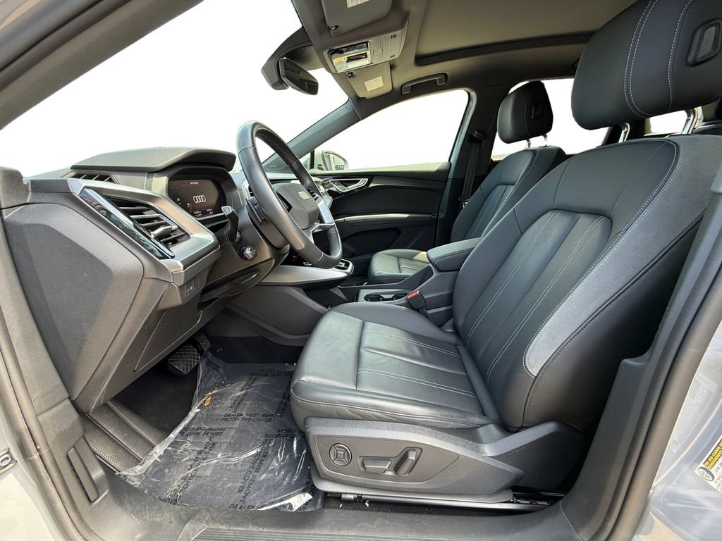 Used 2023 Audi Q4 e-tron Premium Plus w/ Premium Plus AWD/4WD image 9