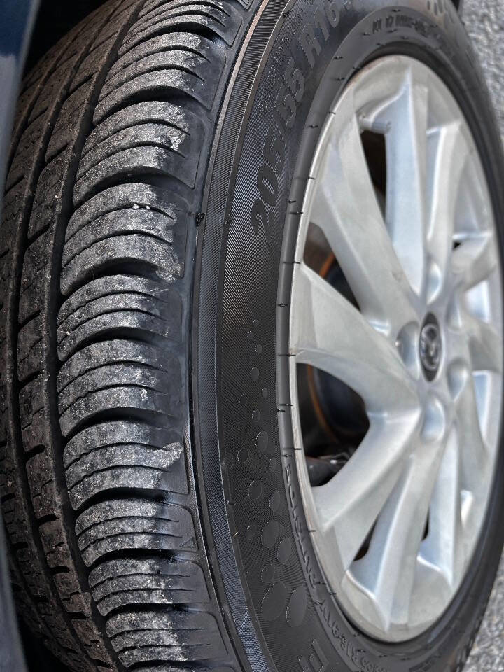 Used 2015 MAZDA MAZDA5 Sport image 4