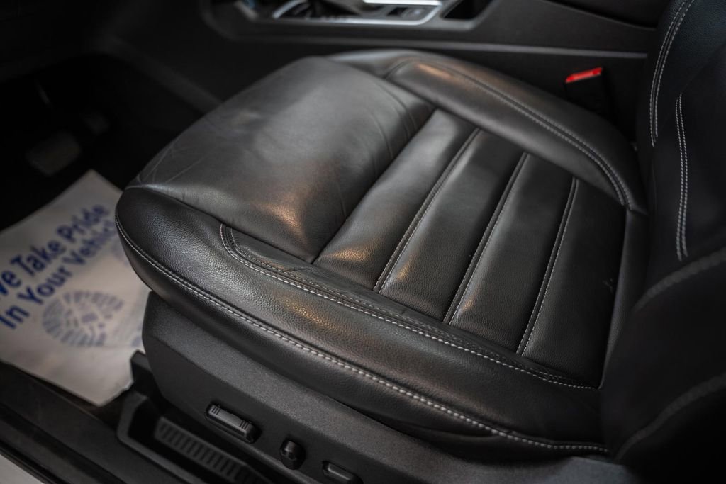 Used 2019 Ford Escape Titanium image 36