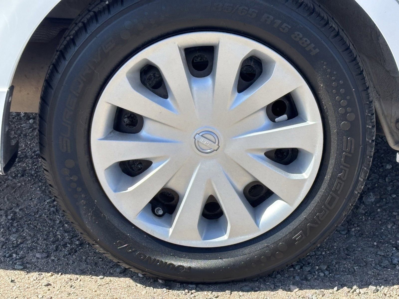 Used 2016 Nissan Versa SV FWD image 10