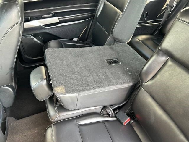 Used 2021 Ford Explorer XLT w/ Equipment Group 202A AWD/4WD image 43