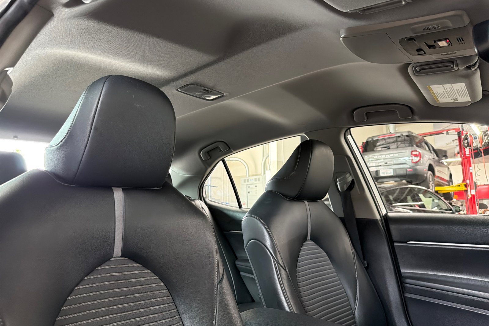 Used 2023 Toyota Camry SE w/ Convenience Package FWD image 17