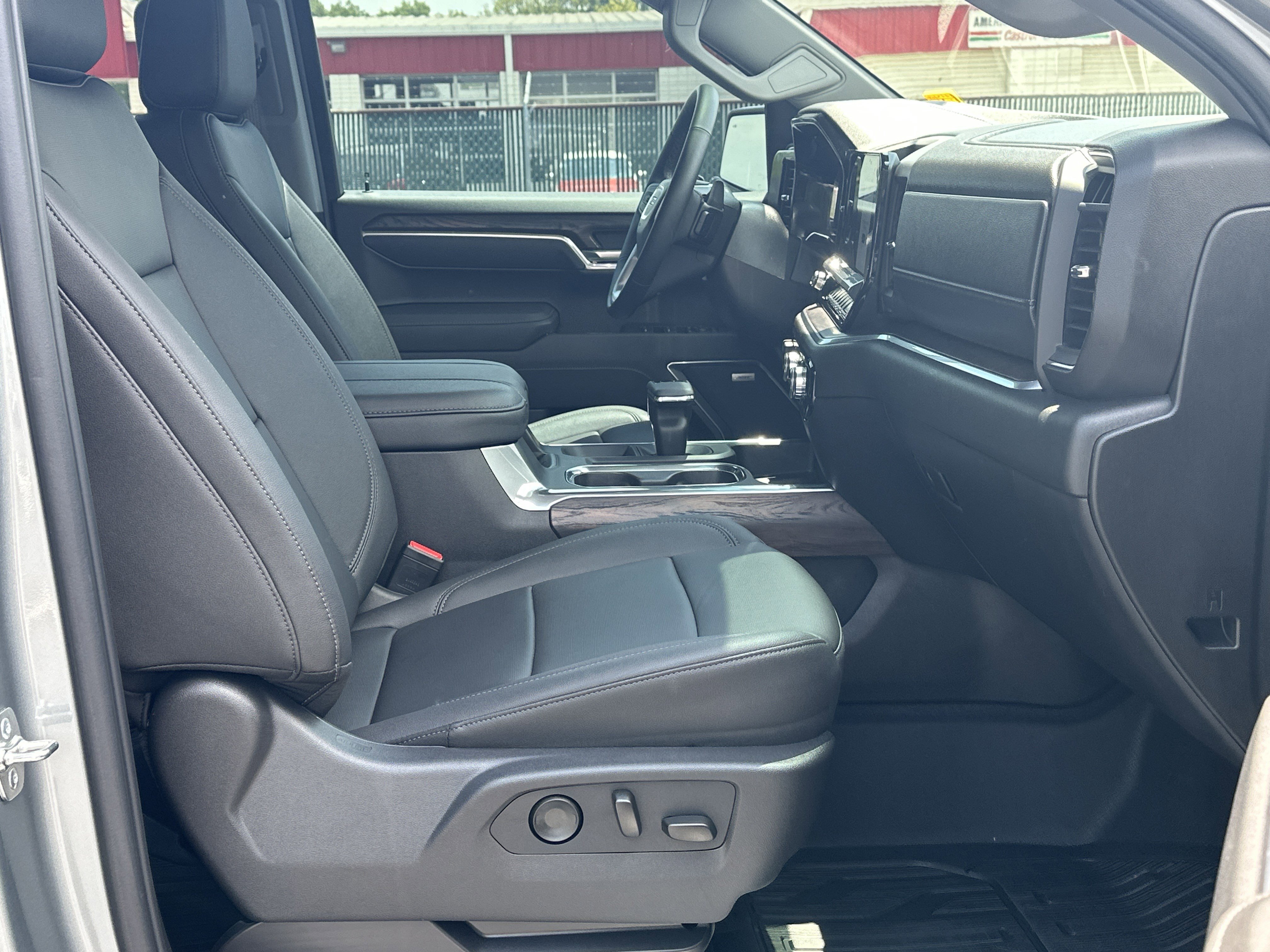 Used 2026 GMC Sierra 1500 SLT w/ SLT Premium Plus Package AWD/4WD image 12