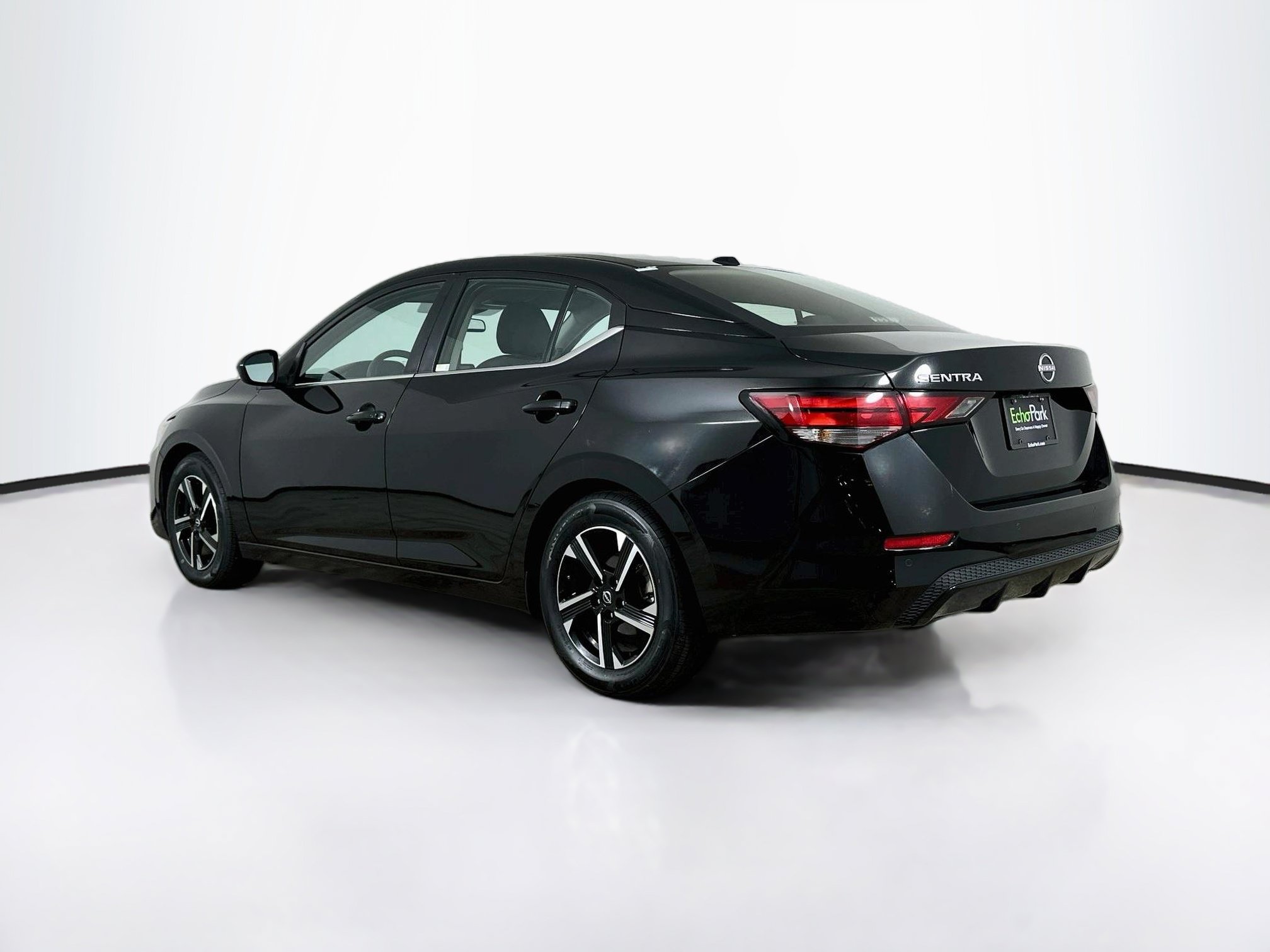 Used 2025 Nissan Sentra SV FWD image 5