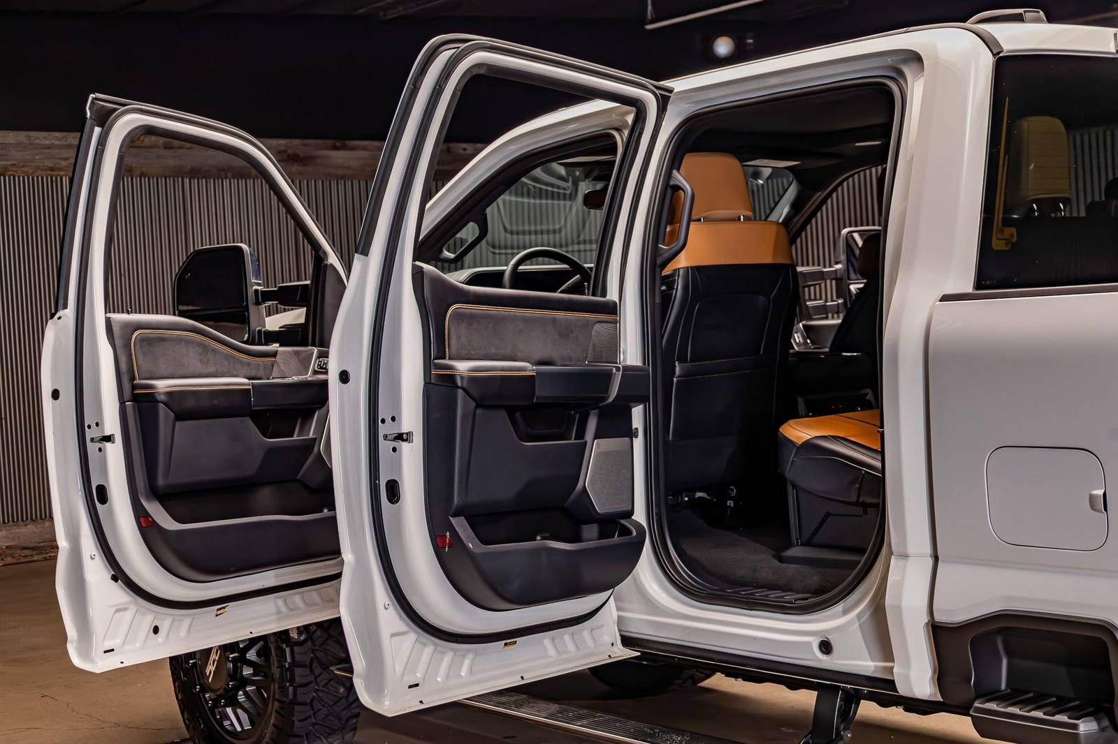 Used 2024 Ford F350 Platinum image 28