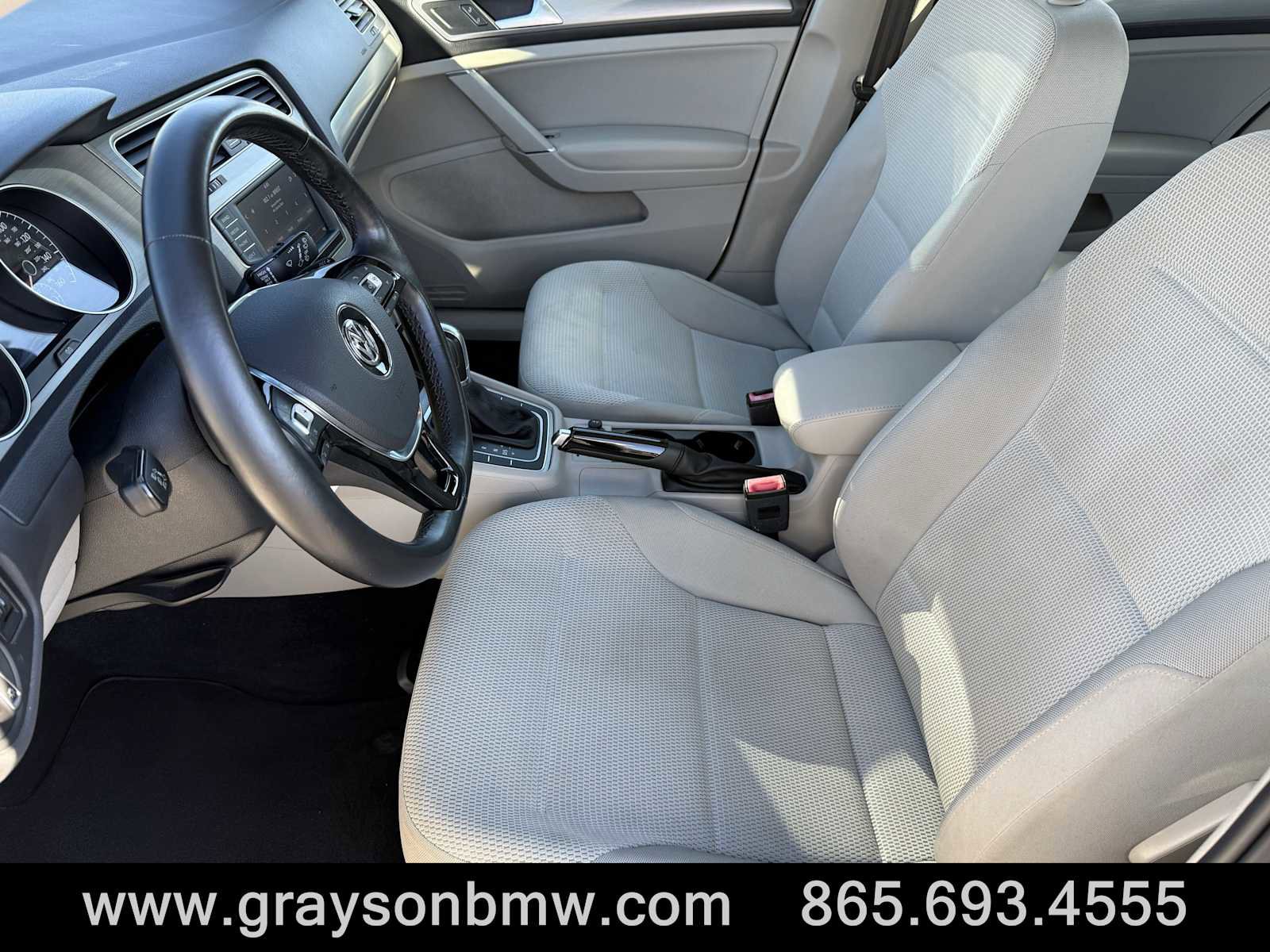 Used 2016 Volkswagen Golf S image 10