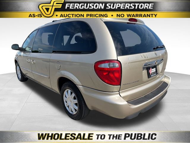 Used 2006 Chrysler Town & Country Touring FWD image 5