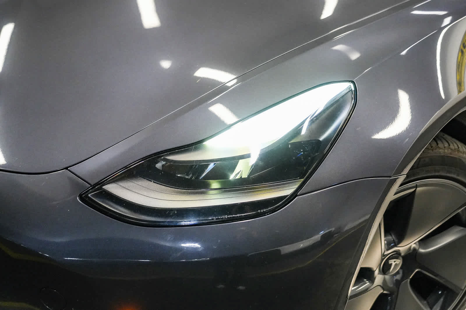 Used 2023 Tesla Model 3 Standard Range RWD image 2